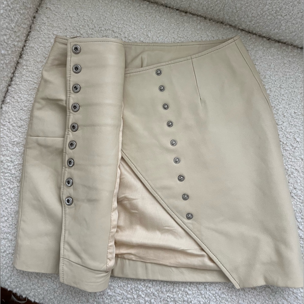 RETROFETE Willa Leather Pleated Skirt, Beige Size Small - Picture 8 of 11